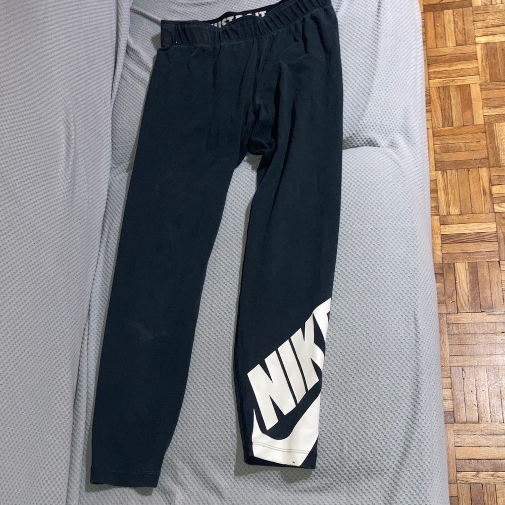 Nike classic womens Leggings in Black and White